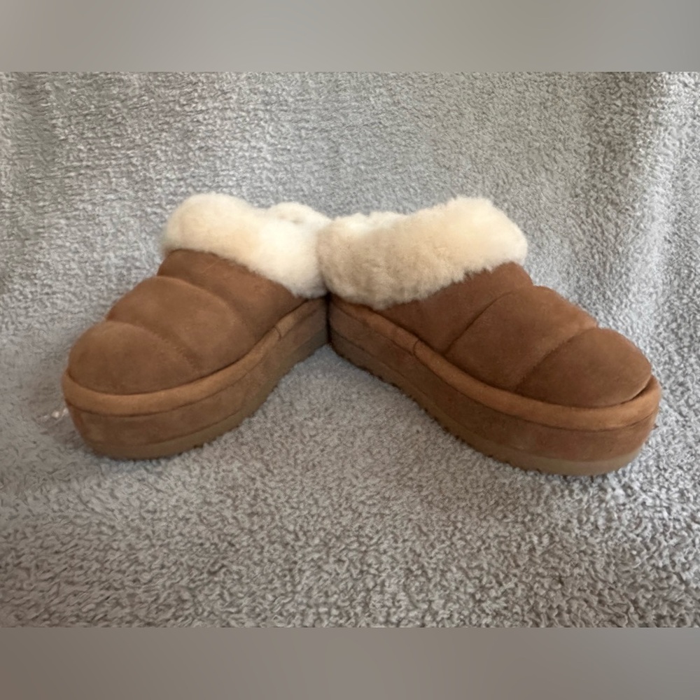 UGG Chestnut Suede Platform Sheepskin Slippers with Cream Fur Trim